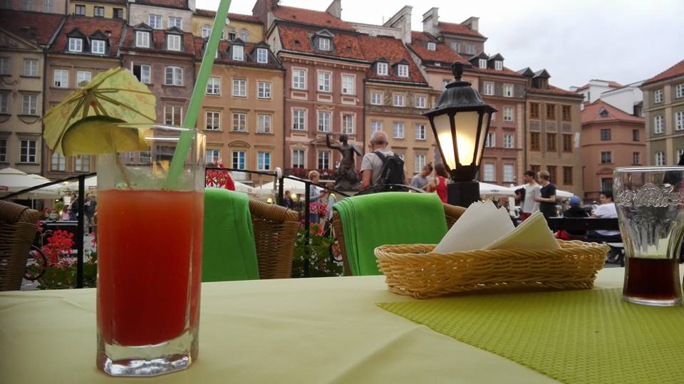 בית קפה מול פסל בת הים, ורשה